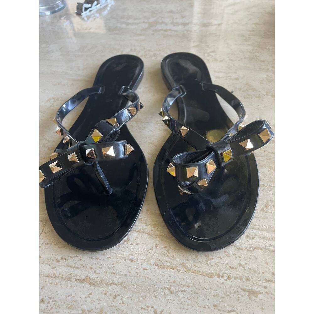 Designer V Inspired Sandals Sz. 42